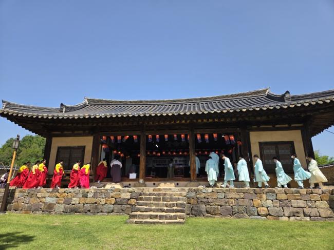 포은고 1학년생들, 영천향교서 전통 성년례 체험