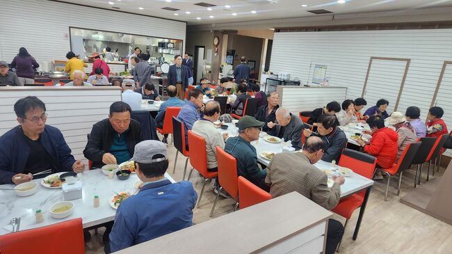 한식한끼식당, 어버이날 맞아 어르신 50여 명에 따뜻한 식사 대접