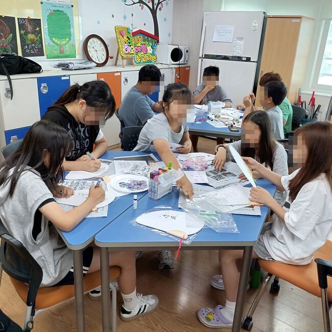 무더위를 이겨내어 시원한 바람! 부채사랑